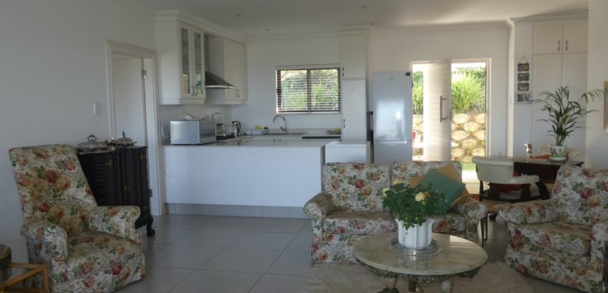 IMMACULATE 2 BEDROOM FREESTANDING HOUSE WITH SEA VIEWS.