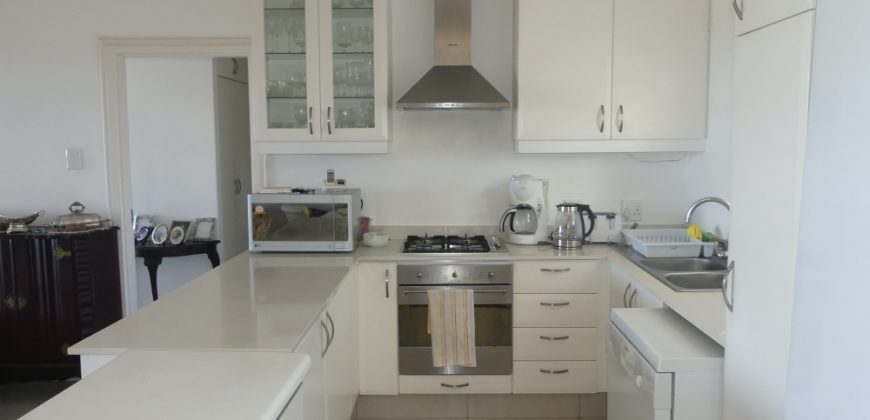 IMMACULATE 2 BEDROOM FREESTANDING HOUSE WITH SEA VIEWS.